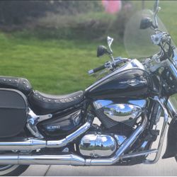 2005 Suzuki Boulevard C90 Cruise - Pristine / Garage Kept/ Low Miles