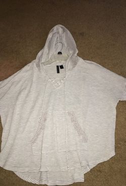 Tillys sweater size:M