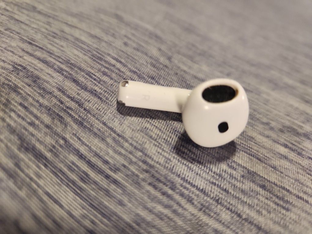 Airpod 4 Right Ear Replacement