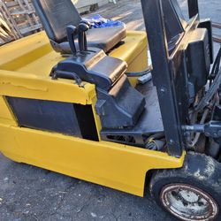 Yale Electric Forklift With Dead Battery