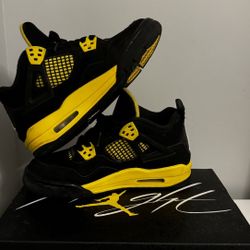 Air Jordan 4s Thunder
