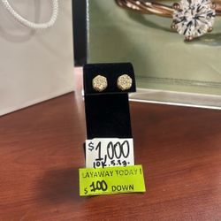 Diamond 💎 Stud Earrings❗️ask For MARI! 