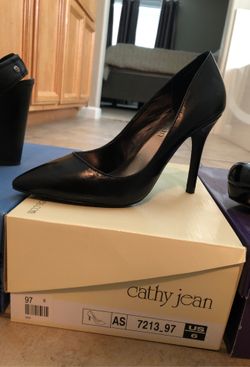 Size 6 Women’s Shoes