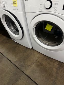 L. G. Set. Of laundry Electric Dryer 27”. Electric