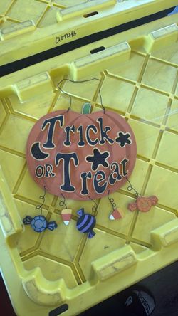 Trick or Treat hanging