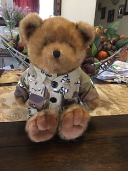 Bear dressed in Army uniform