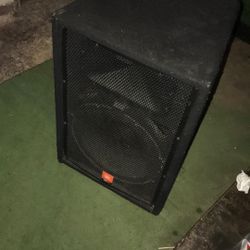 HUGE JBL SPEAKER