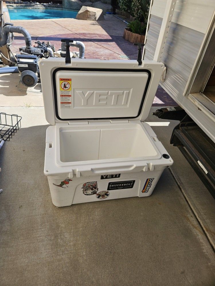 Yeti 45 Hard Cooler