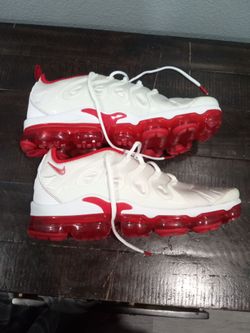 Red and white vapor maxes