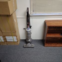 Dyson DC 40 Upright Corded Bagless Vacuum Cleaner 