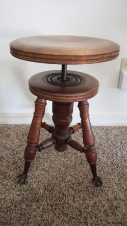 Antique Victorian Swivel Piano Stool In Excellent Condition!