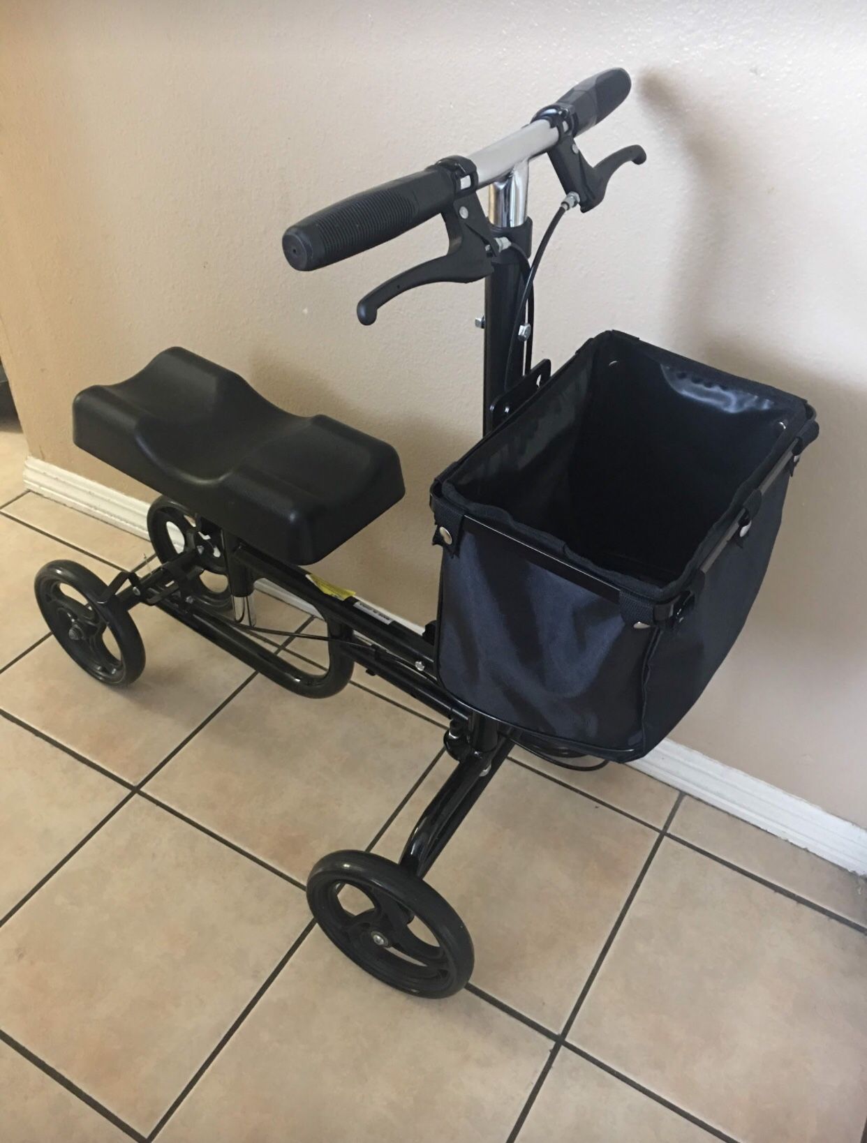 Giantex steerable foldable knee walker scooter turning brake basket drive cart black