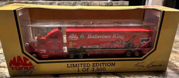 1:64 scale Kenny Bernstein transport
