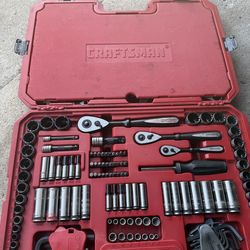 Craftsman   Universal Mechanics Socket Tool Set