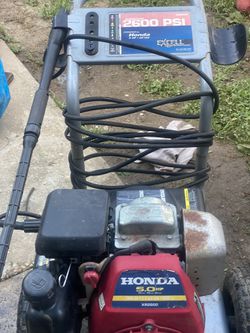 EXCELL premium 2600 psi pressure washer powered by Honda works great