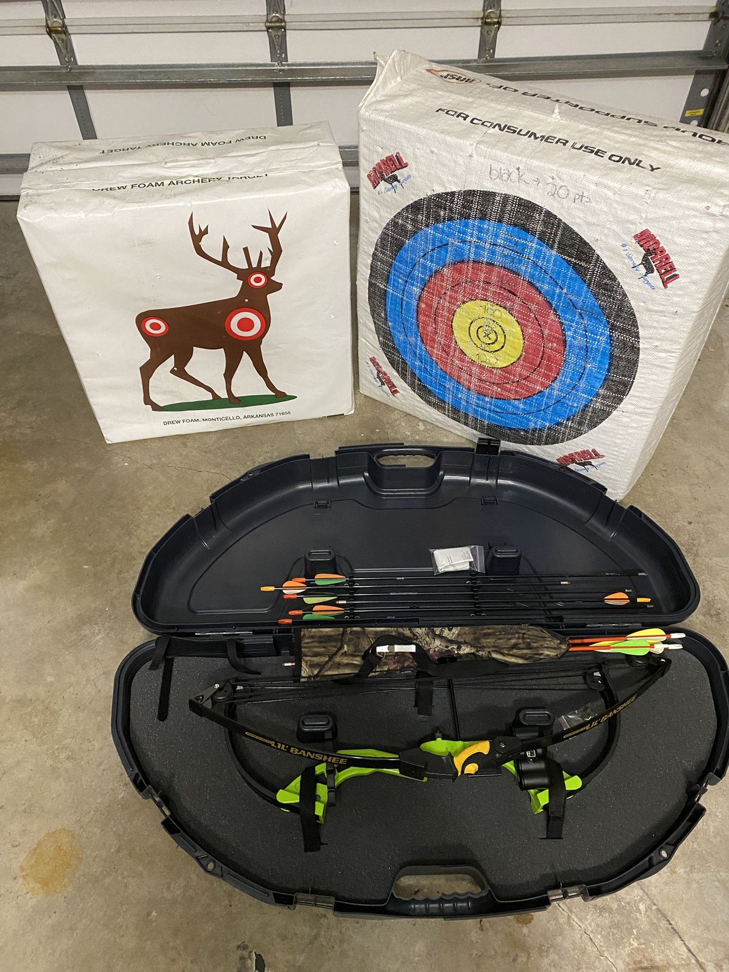 Archery Storage Case And Foam Deer