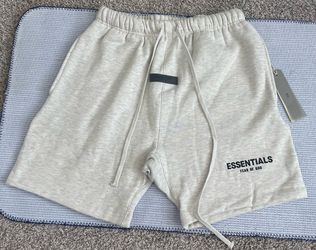 Light Oat Essential Shorts