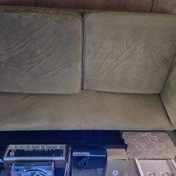 Excellent starter couch