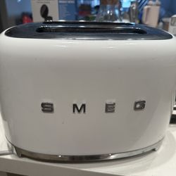 SMEG 2-Slice Toaster – Excellent Condition