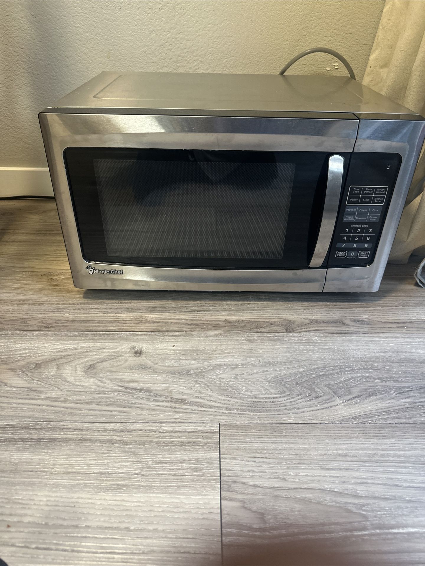 Magic Chef Microwave 