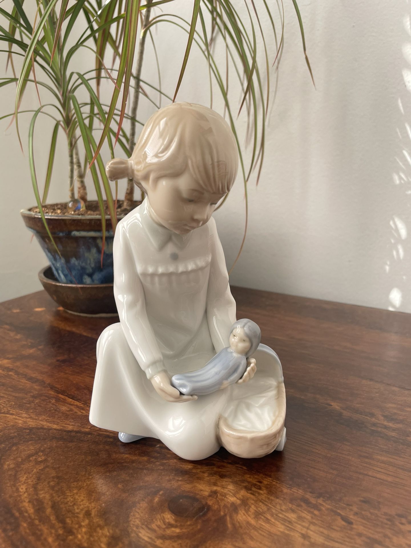 Nao By Lladro Porcelain Figurine “Little Girl Holding A Baby Doll”