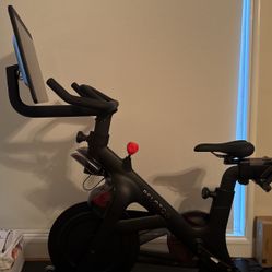 2021 Peloton Bike+ Barely Used 