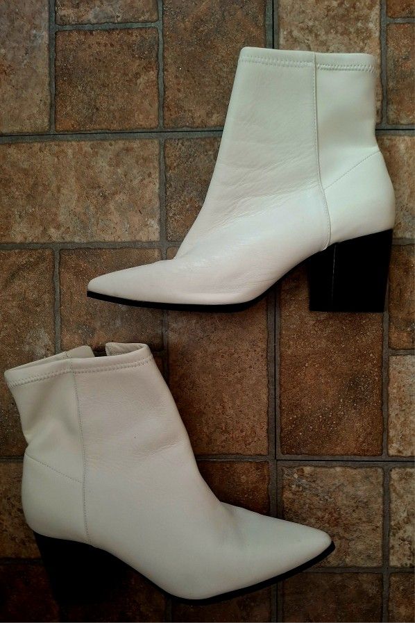 LADIE'S ALDO BOOTS SIZE 9