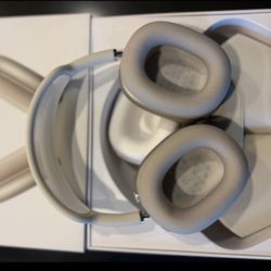 Brand New “Airpod Max” Bluetooth headphones