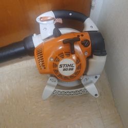 STIHL Blower  BG 86 Like New 