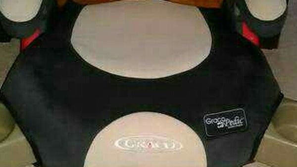 Graco Backless Booster Seat! Pedic Luxury Foam