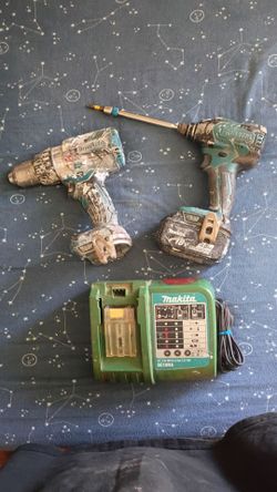 Makita 18V Cordless Drill Set with Charger