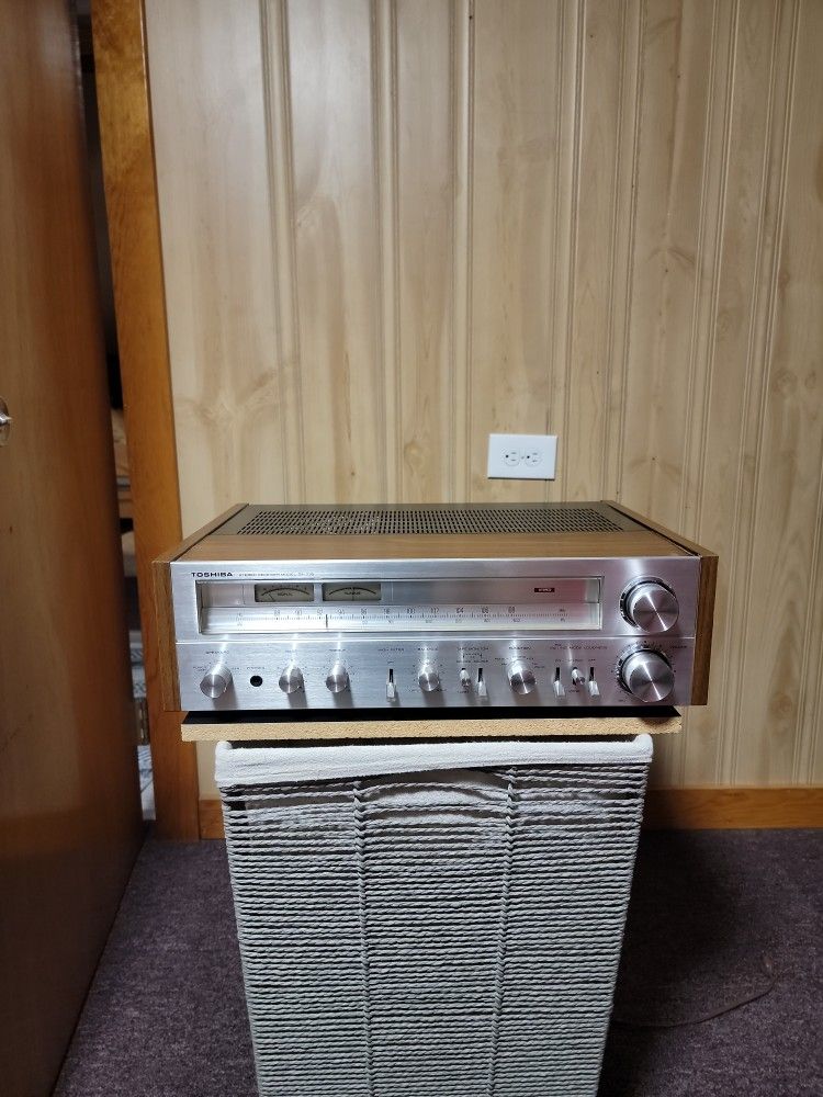 Stereo Receiver TOSHIBA SA-735