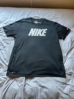 Nike and graphic tee bundle