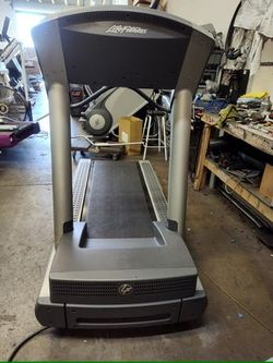 Life Fitness 93T Treadmill 