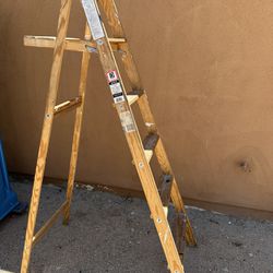 Davidson 6’ Wooden Ladder
