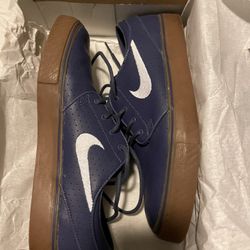 Nike Janoski