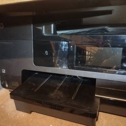 HP Printer With Touch Screen, Scanning, Wifi.