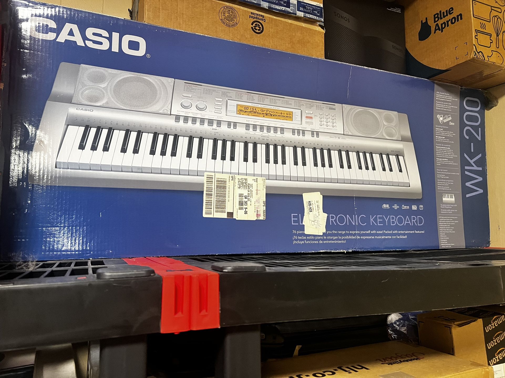 New Casio Wk-200 Electronic Keyboard and Stand
