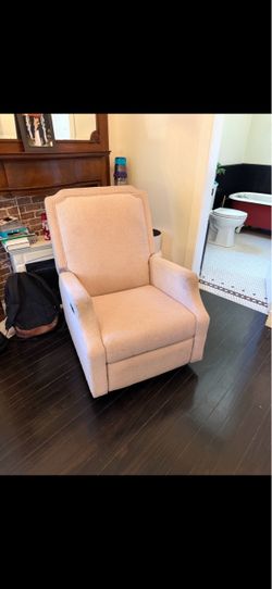 Moving Sale: Electric Recliner Chair