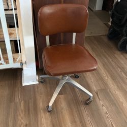 Vintage Rolling Office Chair. 