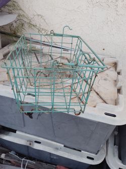 Rubber coated hag hanging basket