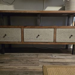 Console / Sidebar / Accent Table