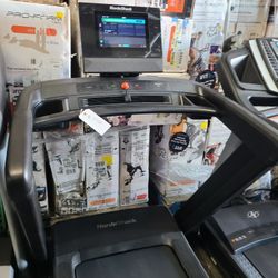 Nordictrack Commercial 1250 Treadmill 2025 model - 22" wide belt - 900$ 