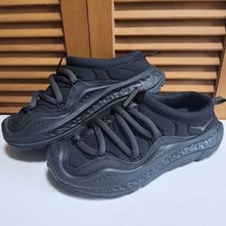 HOKA ORA PRIMO BLACK MEN'S 9.5, WOMEN'S 10.5