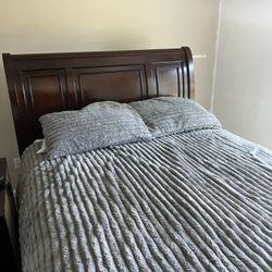 Queen Size Bed Frame/set
