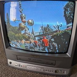 Vintage  AIWA 13” TV/VCR Combo  model number  VX-S135U Gaming Tube CRT No Remote