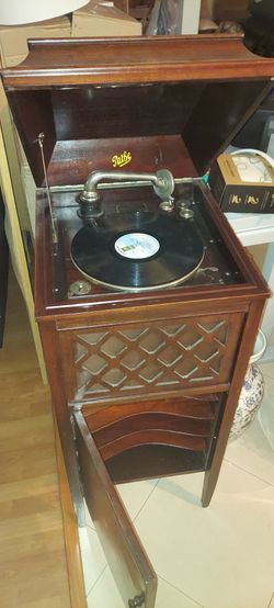 Pathe Phonograph Model VII $250