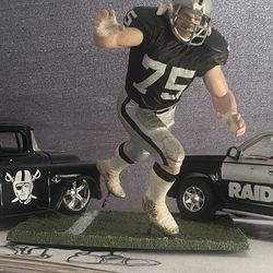 Howie Long Action Figure 1:24 Scale Raiders Chevy Truck & Escalade