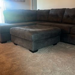 Sectional w/chaise and Ottoman 