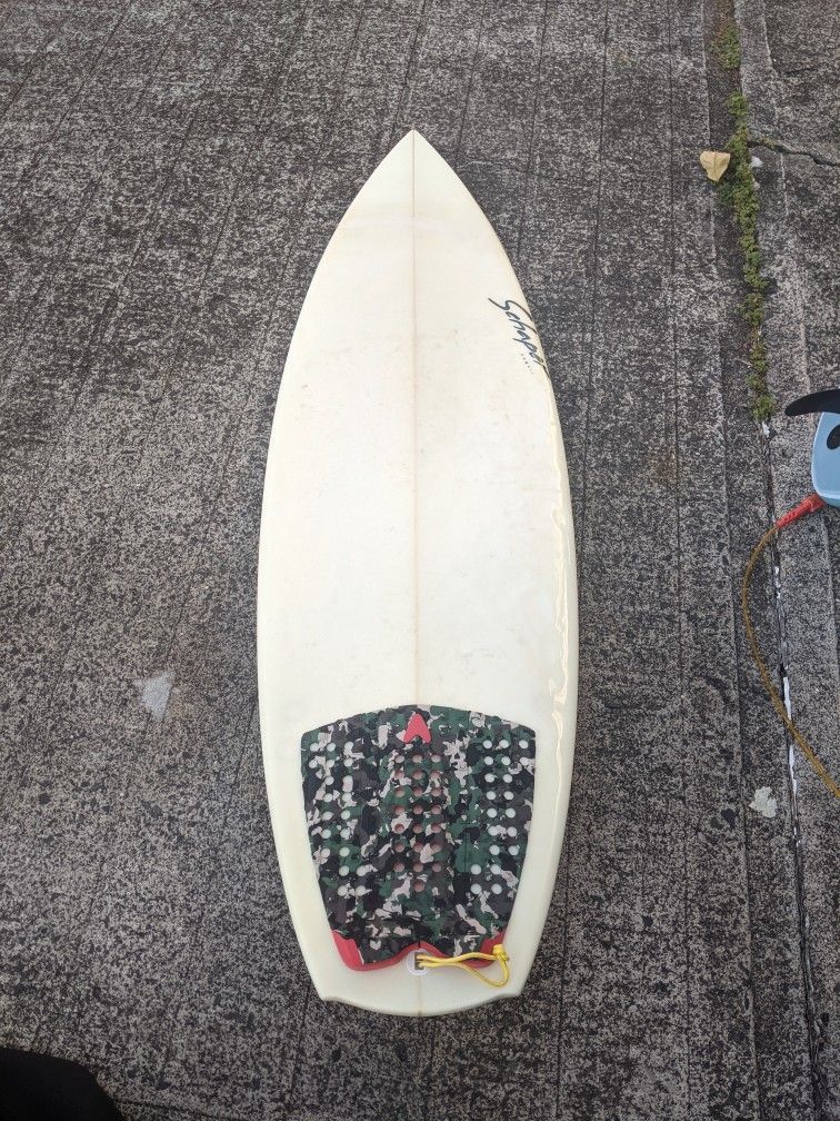 5'6 Surfboard
